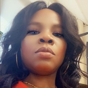 Meet your Posher, Alecia